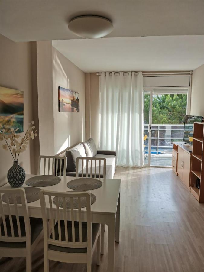 Apartment Near The Sea In Бланес Экстерьер фото