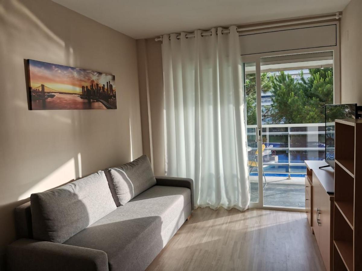 Apartment Near The Sea In Бланес Экстерьер фото