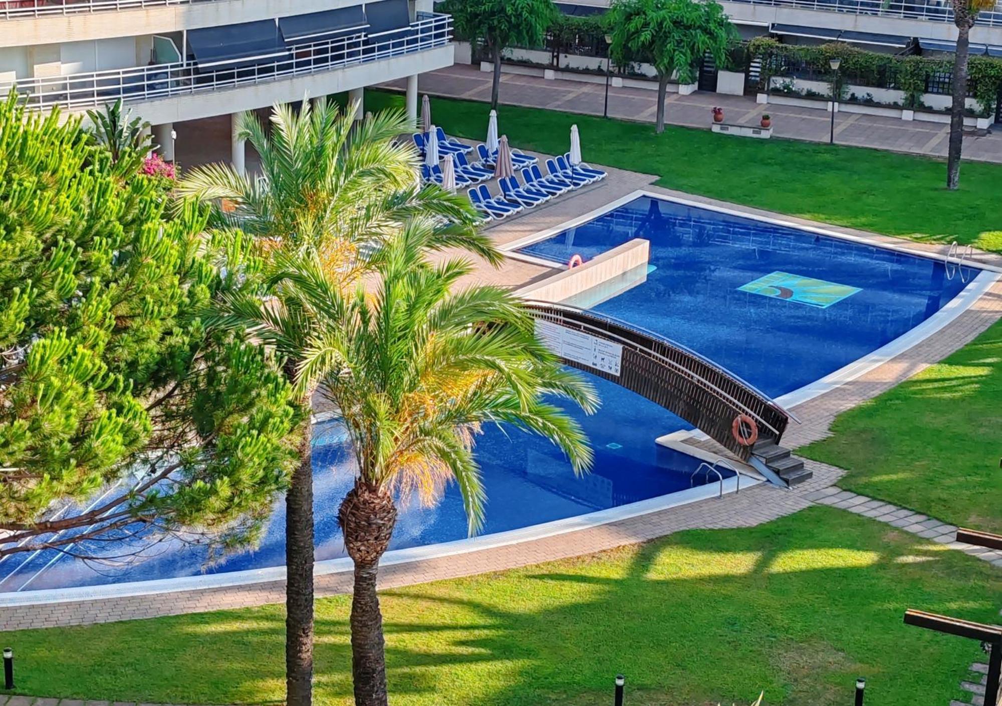 Apartment Near The Sea In Бланес Экстерьер фото